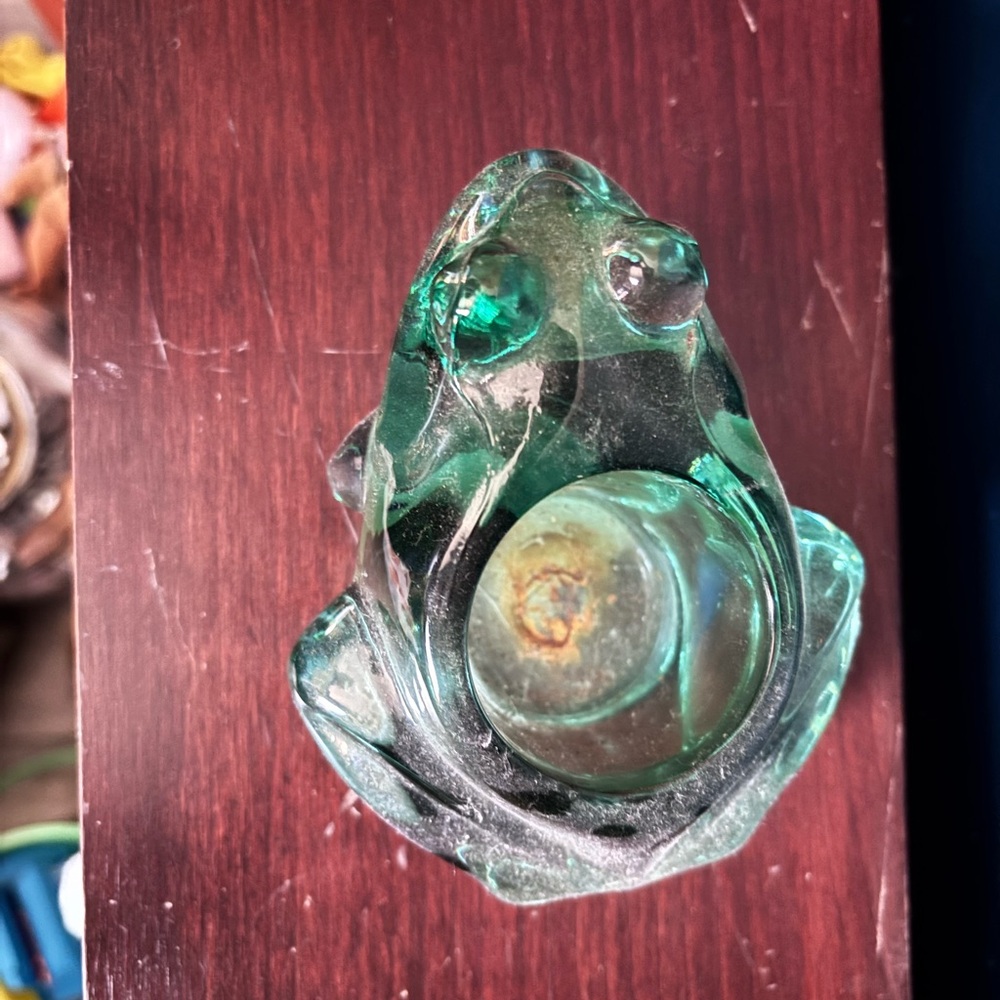 Green Glass Frog Figurine - Picture 3 of 3